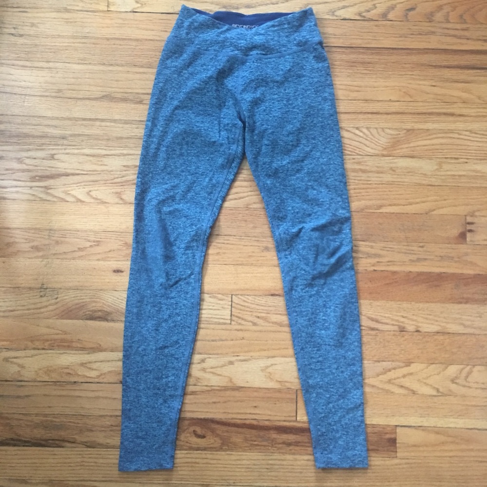 Blue space dye Beyond Yoga leggings